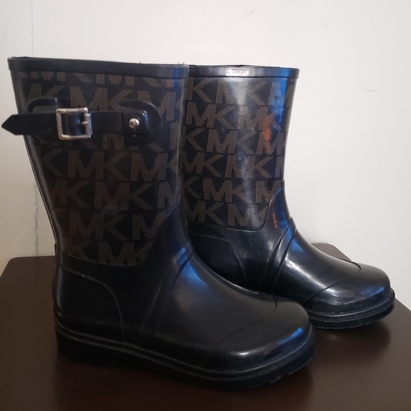 short michael kors rain boots